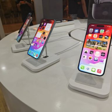 Apple CEO Says Company will “Look at” Indonesia for Manufacturing Opportunities