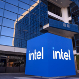Intel and ARM Partner Up to Work on Mobile Chip Manufacturing