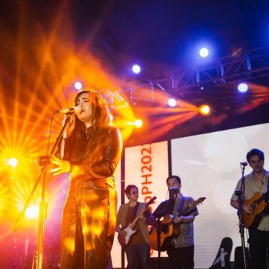 Xiaomi Rings in the Christmas Spirit with its Pop Concert, a New Store, and More!