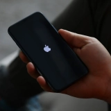iPhone 14 and 15 Series Users’ Free Satellite Communication Feature Extended