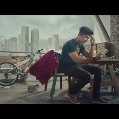 Side with Smart and Get a Chance to Watch Batman V Superman in HK or Japan