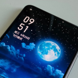 realme’s Next Flagship Could Have an Under-Display Camera