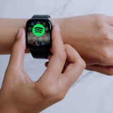 watchOS 9 Update Has a Bug Disrupting Spotify Streaming