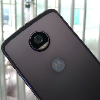 Motorola Opens Experience Kiosks in Cebu and Davao, Reveals Plans for 2018